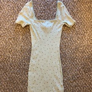 Fitted pistacho dress